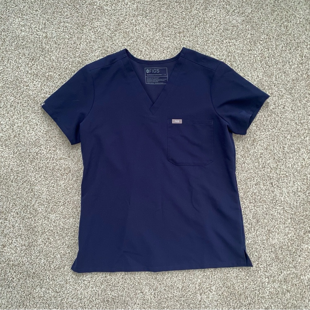 Women’s FIGS Navy Catarina One-Pocket Scrub Top (Small)